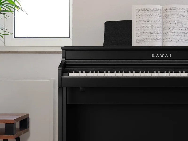 Impressive speaker system (with Low Volume Balance feature)
