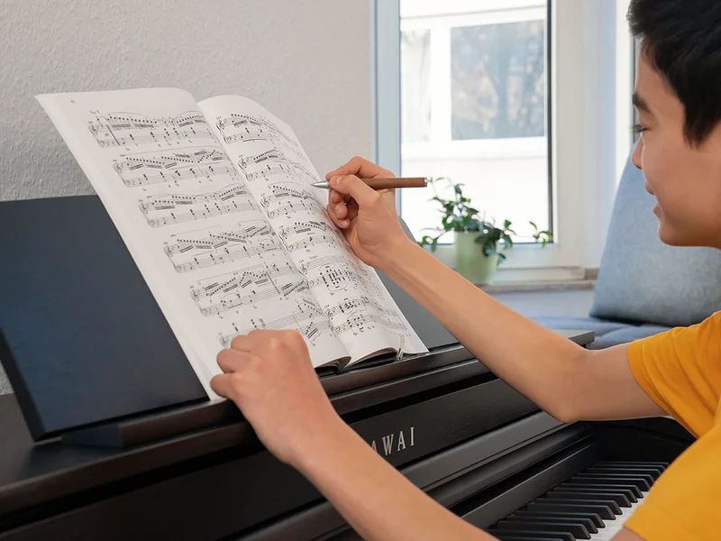 Broad, adjustable music rest