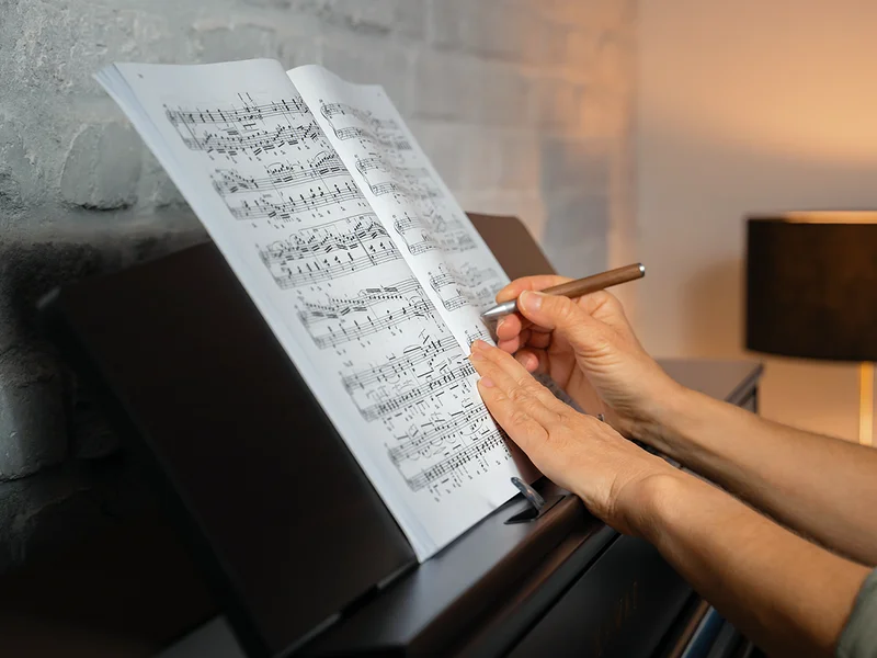 Adjustable music rest