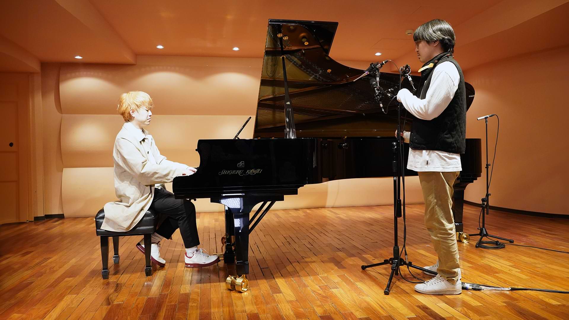 Kenichi Koga recording Keiichi Yoshioka's performance of "La Campanella", played on the Shigeru Kawai SK-EX concert grand piano.