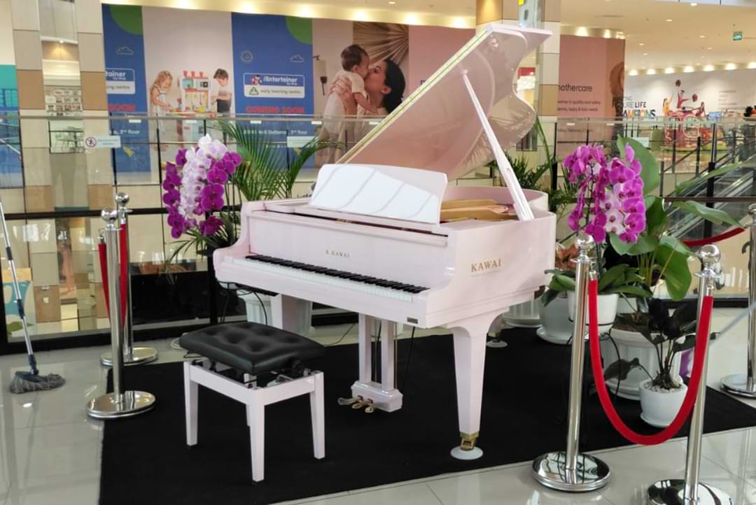 pink piano